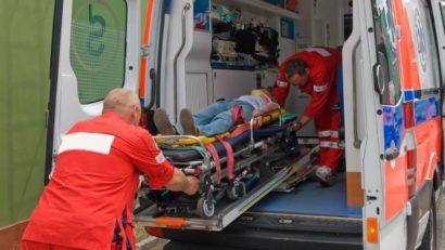 Constanța: Bărbat căzut de la etaj pe strada Mircea cel Bătrân