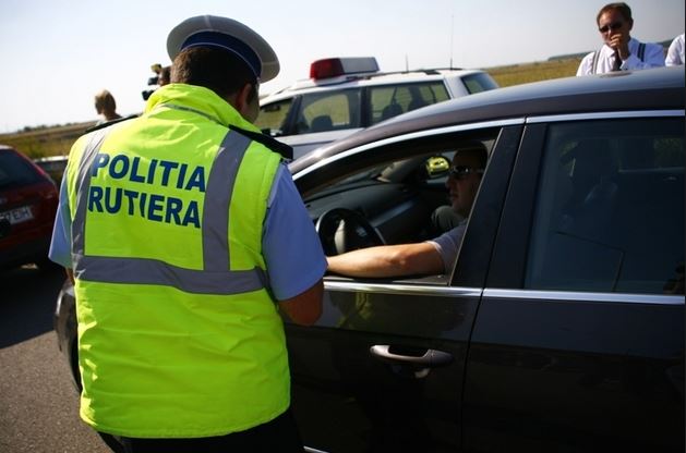 Recolta de amenzi şi permise de conducere a poliţiştilor constănţeni