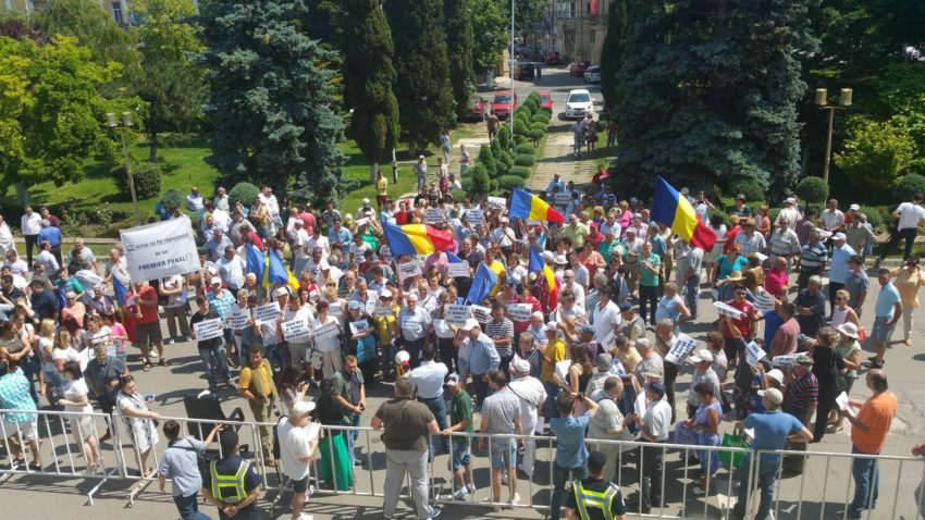 Liberalii au protestat, vineri, la Constanţa