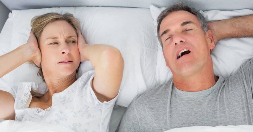 Sforăitul şi tulburările de respiraţie în timpul somnului, combătute cu smartphone-ul