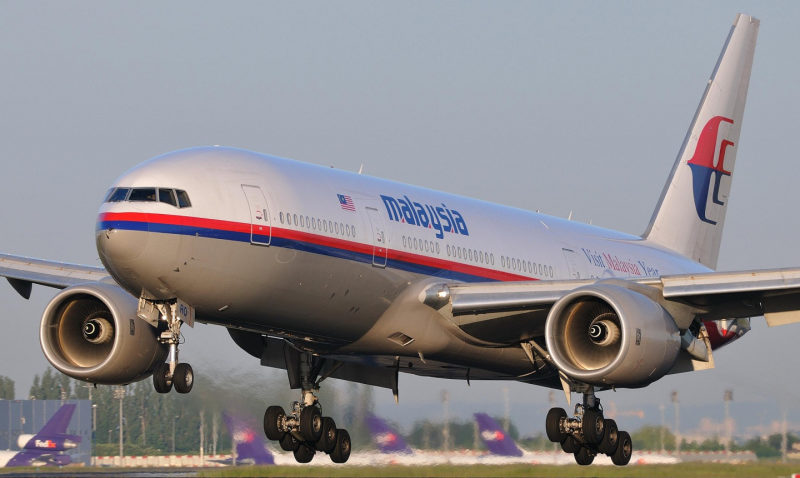 Avionul companiei Malaysia Airlines a fost doborât cu o rachetă sol-aer de fabricaţie rusească
