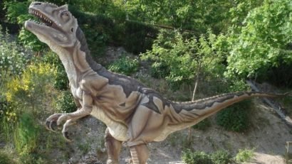 Idei de vacanţă: aventuri în parcuri cu dinozauri