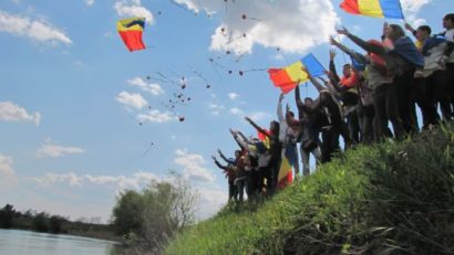 Unioniştii spun că vor traversa Prutul şi vor reface Podul de Flori