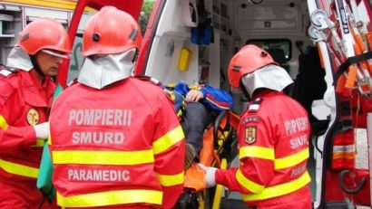 UPDATE: Un autocar cu 38 de oameni la bord s-a răsturnat