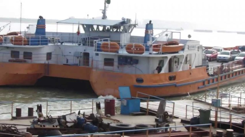 Dunărea scade văzând cu ochii: au apărut insule de nisip