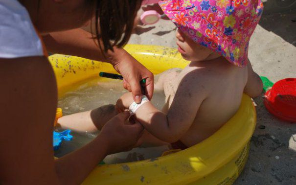 Brăţara de vacanţă, brand-ul Radio Vacanţa a ajuns la copiii din deltă