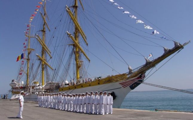 Nava şcoală Mircea pleacă în marşul de instrucţie