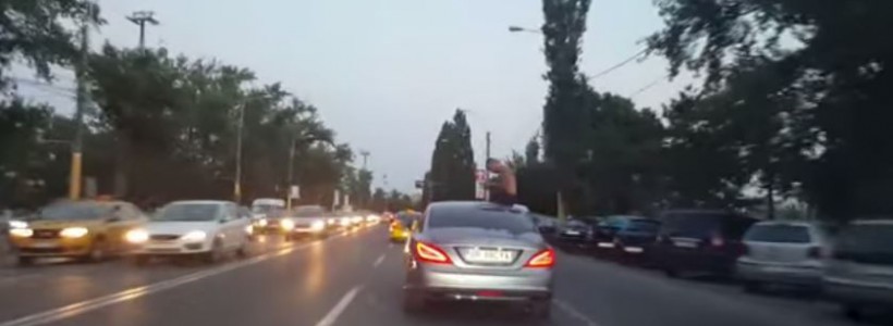 Teribilism în Mamaia. Şoferul, „taxat” cu 800 de lei, pasagerul, cu 300