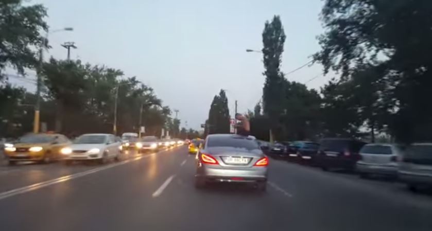 AŞA NU. Am ajuns la mare. Cum procedez să mă fac băgat în seamă?