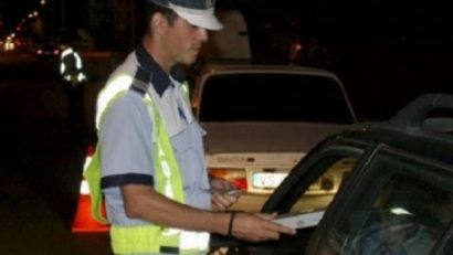 Adolescent de 16 ani, prins la volan beat şi, fireşte, fără permis
