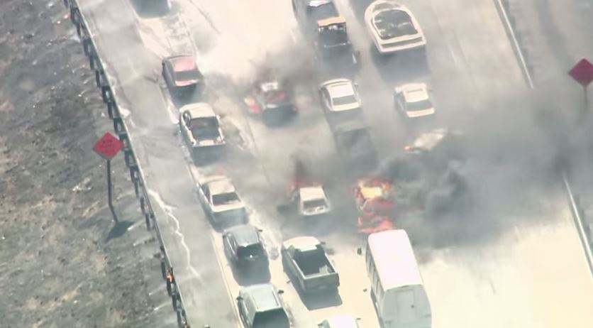 (VIDEO) Haos pe o autostradă din California