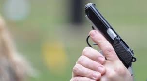Traficanţi de droguri prinşi cu focuri de armă