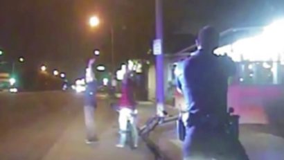 VIDEO: Imagini ŞOCANTE în care un bărbat neînarmat este ucis de poliţişti