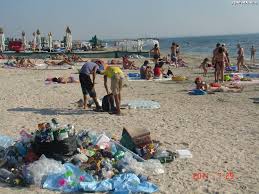 65 de tone de deşeuri adunate, zilnic, din staţiunea Mamaia