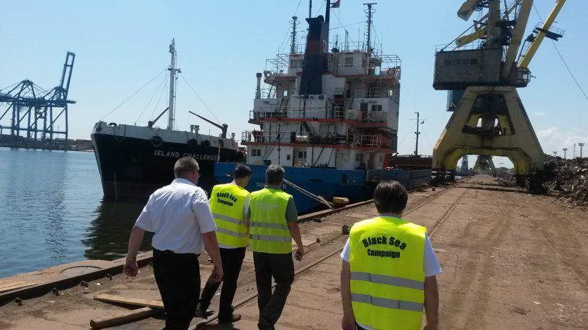 Nave cu probleme în porturile constănţene