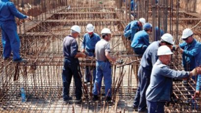 Se caută muncitori români în construcţii pentru Israel. Află salariul