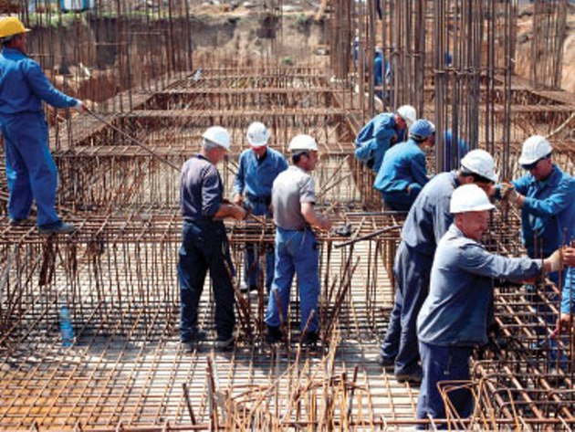 Se caută muncitori români în construcţii pentru Israel. Află salariul
