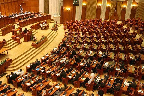 Preşedintele Klaus Iohannis a dat undă verde pensiilor speciale pentru parlamentari
