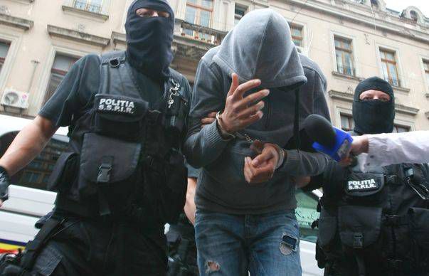 DIICOT. Reţea de proxeneţi destructurată în Constanţa şi Călăraşi