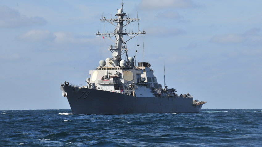 Un distrugător american ajunge duminică în Marea Neagră