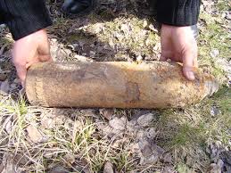 Bărbat rănit grav de explozia unui proiectil