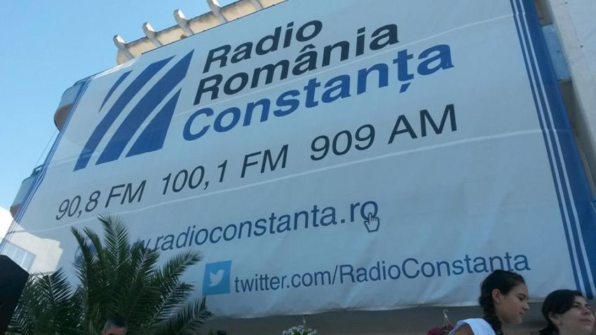 FOTO: Spectacol pe terasa Radio Constanţa/Radio Vacanța – Crucea Roşie din România a împlinit 139 de ani
