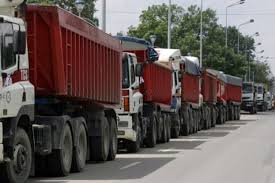 Restricţii de circulaţie pentru vehiculele de peste 7,5 tone în judeţele afectate de caniculă