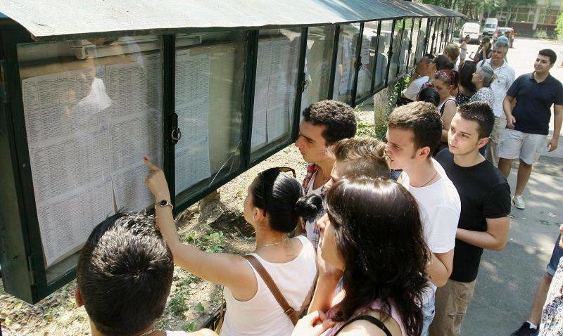 Tulcea: 7 din 10 candidaţi au promovat examenul de Bacalaureat