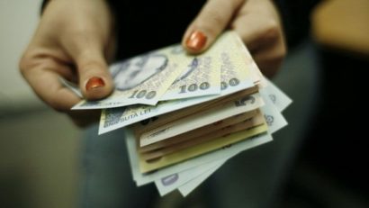 Bugetarii ar putea primi salarii mai mari