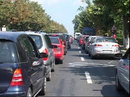 Calvar pentru şoferii care circulă pe strada Soveja