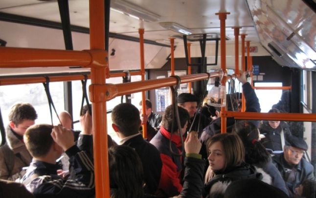 Elevii constănţeni, în vacanţă activă: dau în judecată primăria!