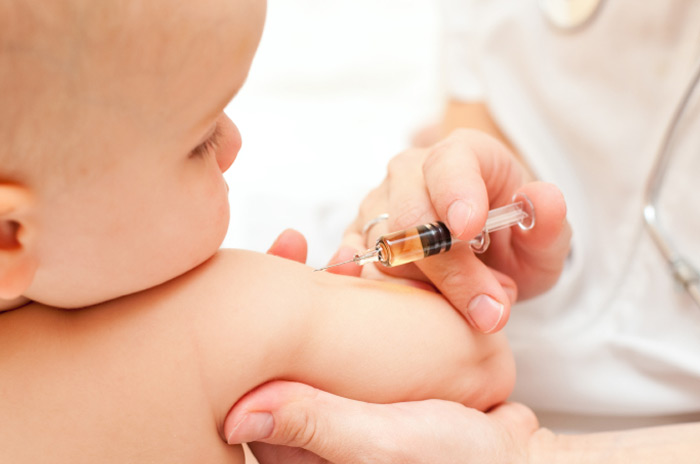 O nouă criză de vaccinuri pentru bebeluşi