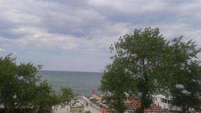 Vremea se menține călduroasă, dar devine instabilă