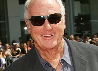 Doliu la Hollywood