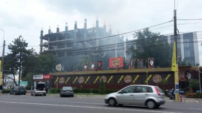 Incendiu la un hotel în construcție, în Mamaia