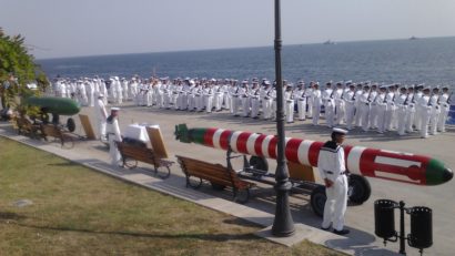 (FOTO+VIDEO) Spectacol pe apă, în aer şi pe uscat. ZIUA MARINEI 2015