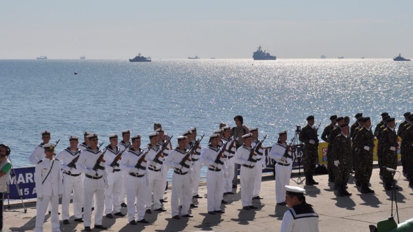 Spectacole oferite de marinari, de ziua lor, în toate porturile din ţară