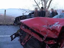Coliziune frontală între două autoturisme pe DN73