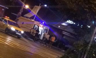Tinere lovite de mașină pe trecerea de pietoni