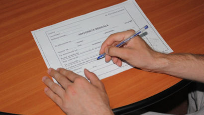 Controverse pe marginea adeverinței medicale care permite înscrierea copiilor la școală