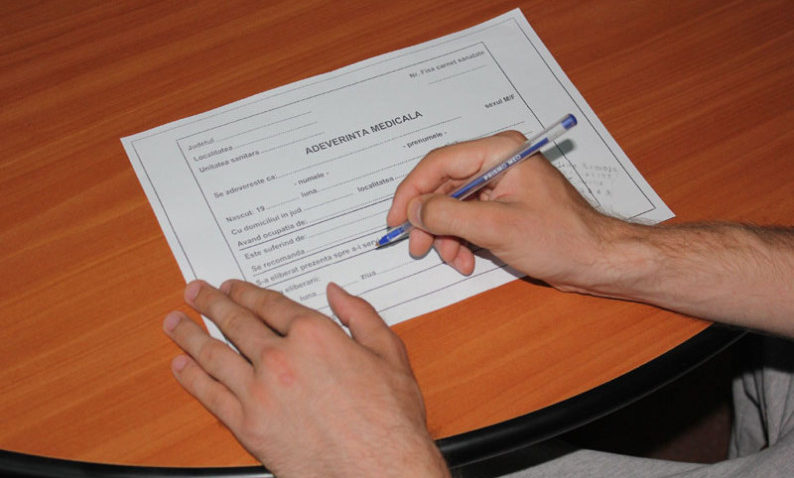 Controverse pe marginea adeverinței medicale care permite înscrierea copiilor la școală