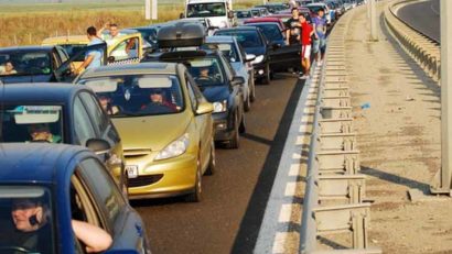 UPDATE: Aglomeraţie şi tamponări pe Autostrada Soarelui