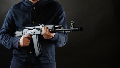 Autorul atacului armat din Franţa, suspectat de apartenenţă la o grupare teroristă