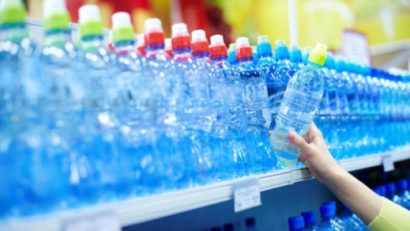 Distribuitorii de apă plată și minerală, amendați de inspectorii ANPC