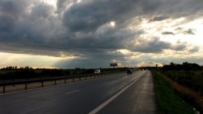 Cod portocaliu de vijelie în Ialomița și Călărași. Urgie pe Autostrada Soarelui