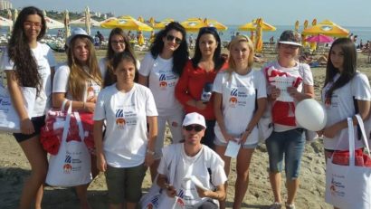 Brăţara de vacanţă. Copiii nu se pierd şi nu fac nici insolaţie!