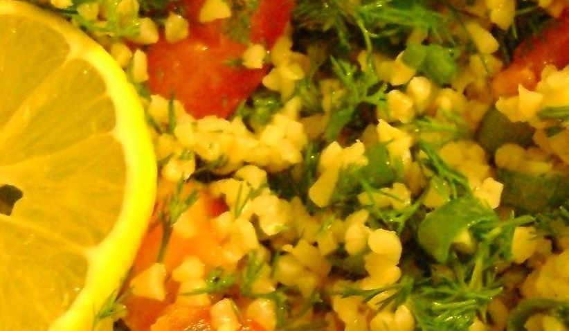 ORA MESEI: O salată săţioasă pentru zile de vară