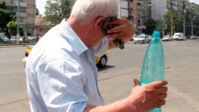Ne topim pe litoral
