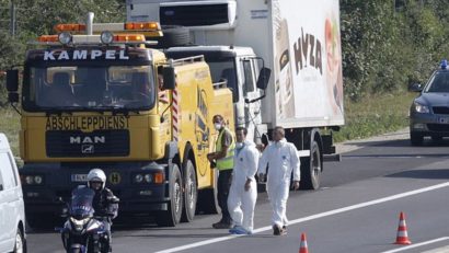 Cincizeci de imigranţi, asfixiaţi într-un camion. Şoferul ar fi român