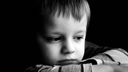 Copiii cu părinţi plecaţi în străinătate, în atenţia autorităţilor